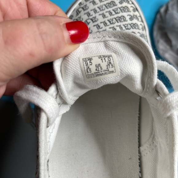 Vans Off The Wall Print White Sneakers Sz 11/9.5 - Picture 3 of 8